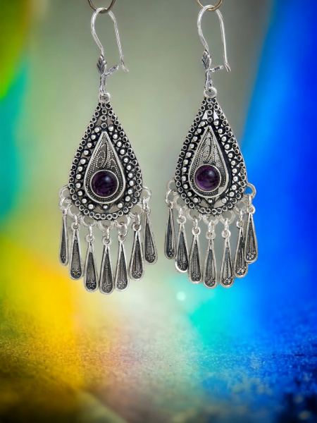PURE SILVER EARRINGS SET WITH AN AMETHYST STONE