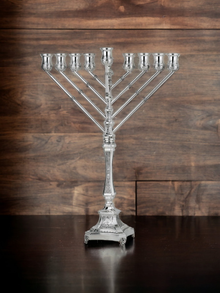 'HANOUKIA 'HABAD MARTELÉE EN ARGENT PUR : 925 ARGENT STERLING 