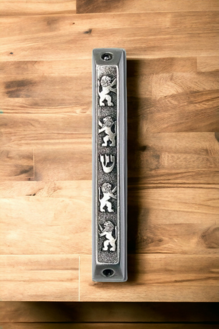 Boîtier de mézouza avec l'éffigie de lions