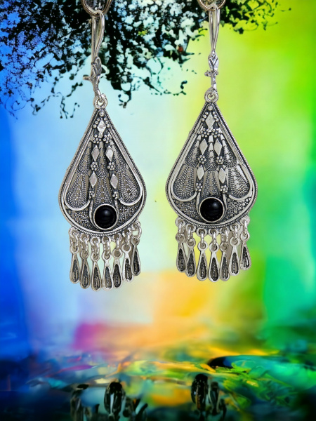 BOUCLES D'OREILLES EN ARGENT PUR SERTIES DE PIERRES PRÉCIEUSES 