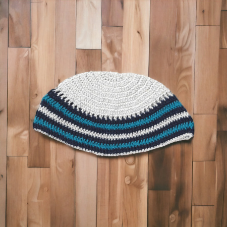 KIPPA TRICOTÉE BLANC RAYURES BLEUES 11×22 cm