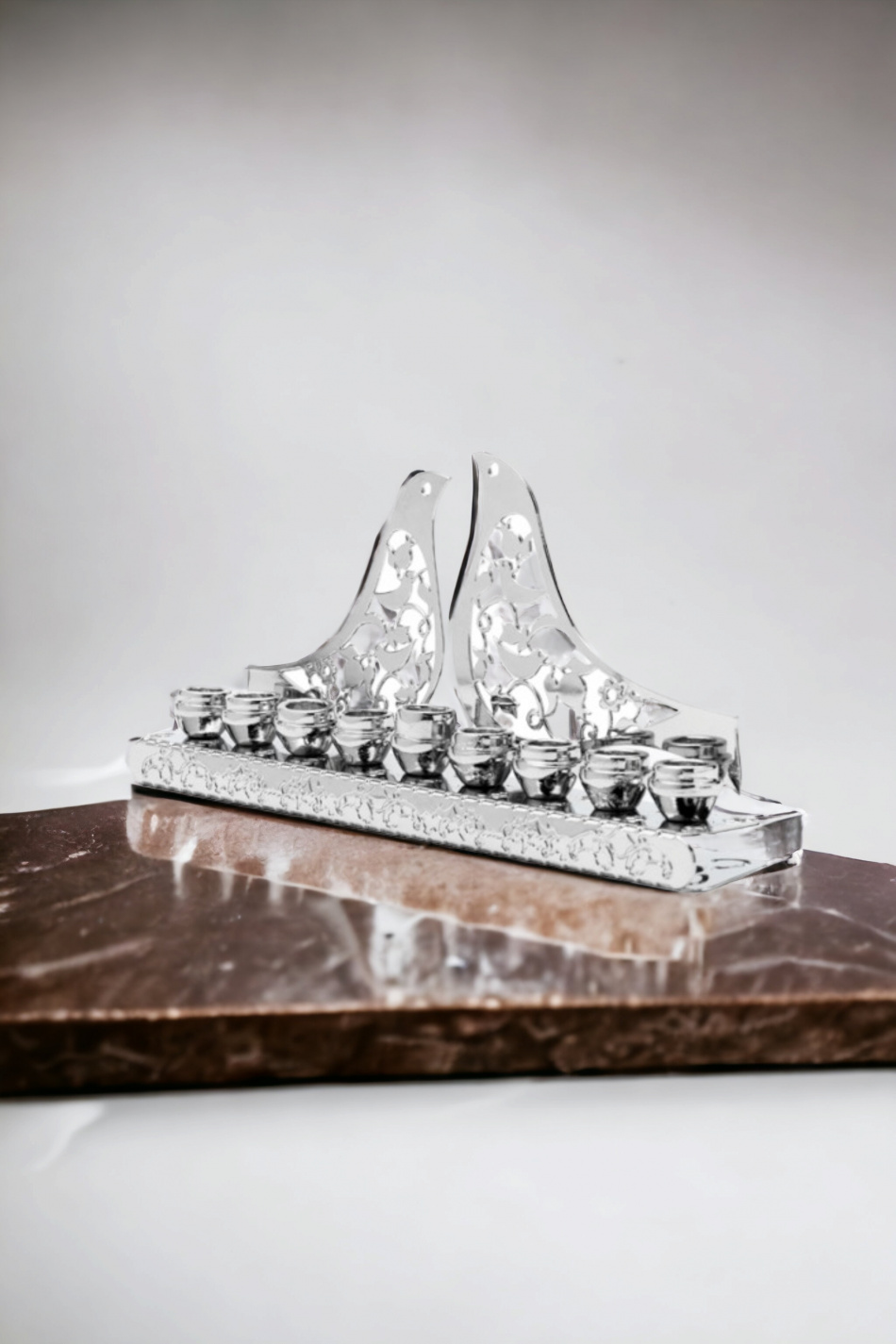 Hanoukia avec colombes et grenades, recouverte d'argent véritable 