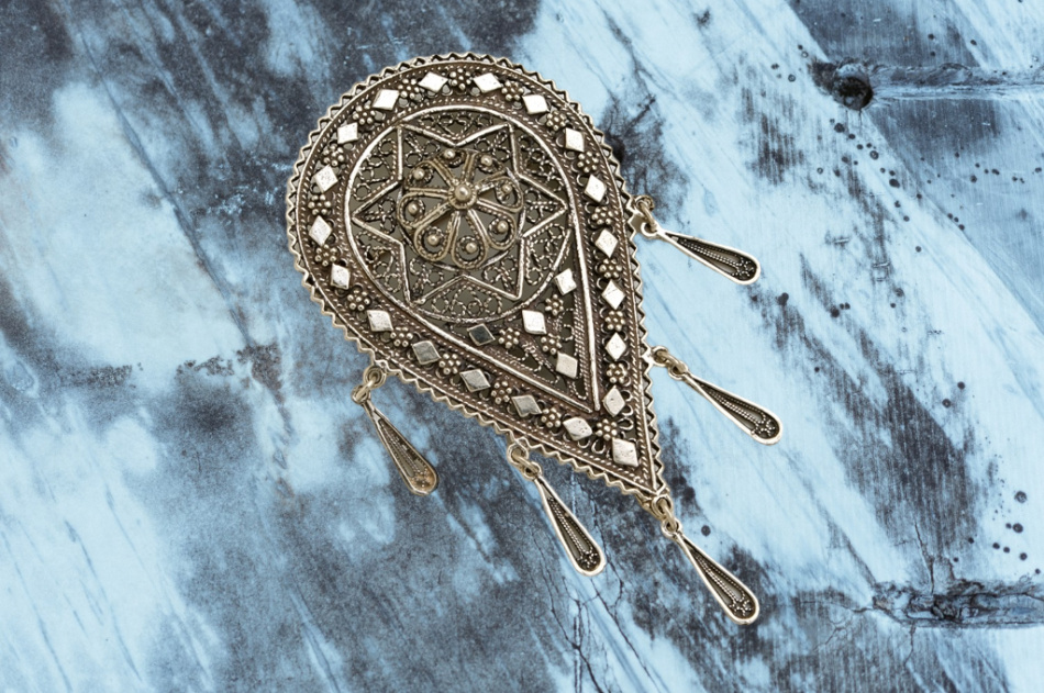 PURE SILVER BROOCH