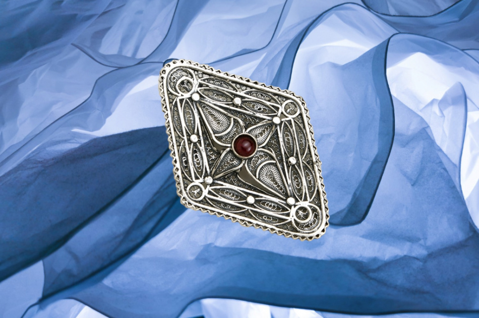 BROCHE EN ARGENT PUR 