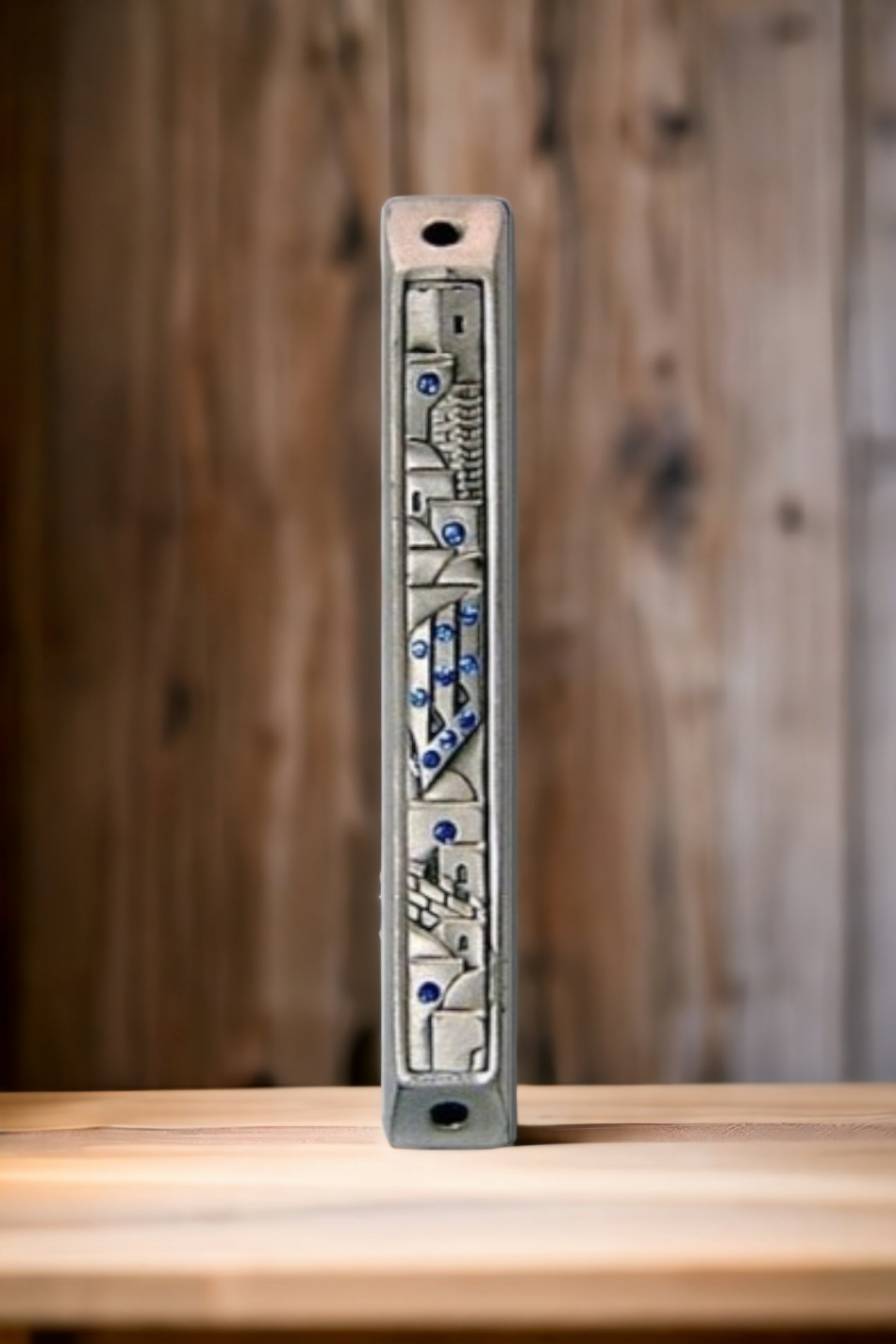 Boîtier De Mézouza Dans La Conception Du Relief De Jérusalem, Incrusté De Pierres Précieuses