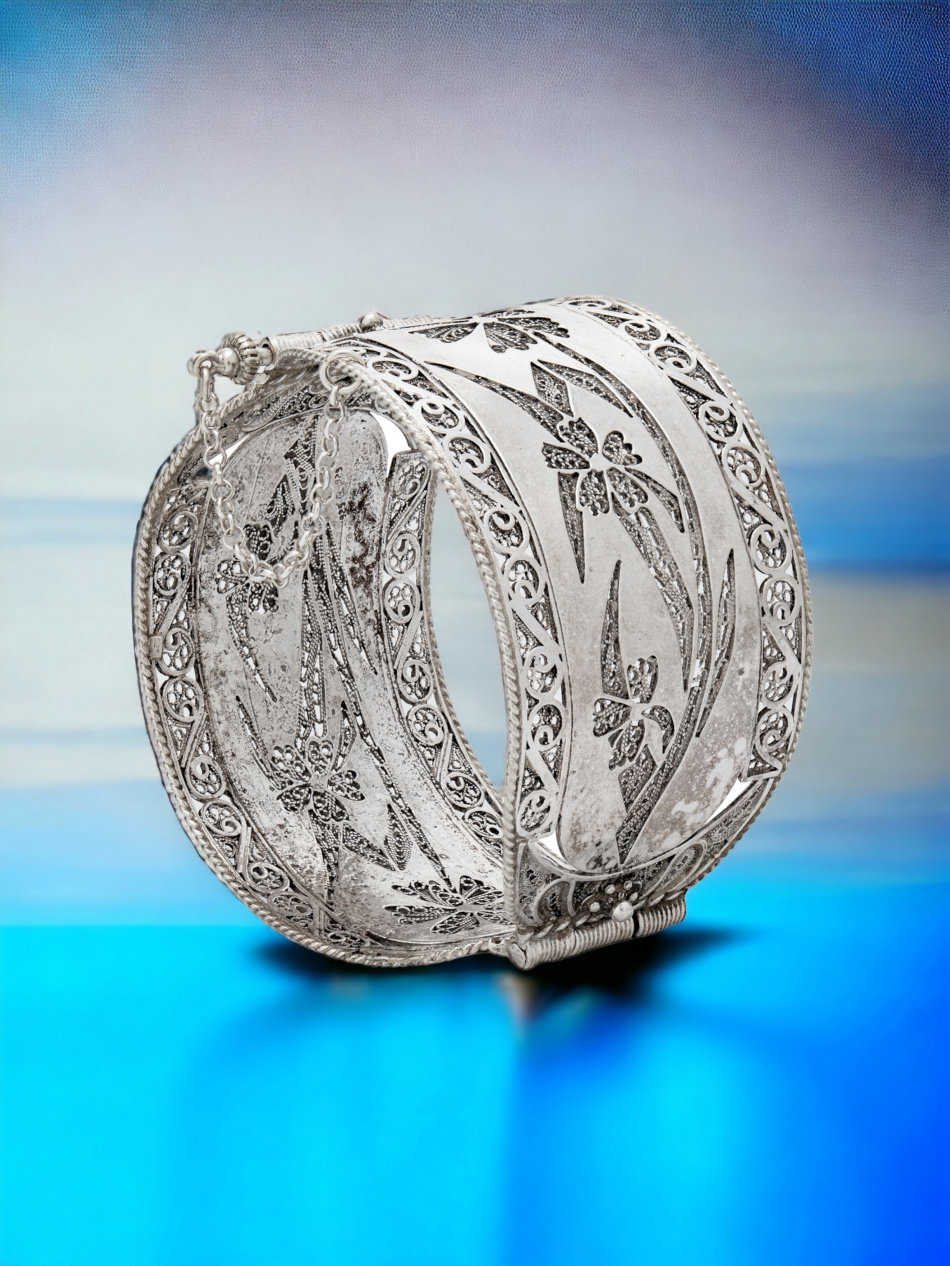 CREOLE BRACELET IN PURE SILVER