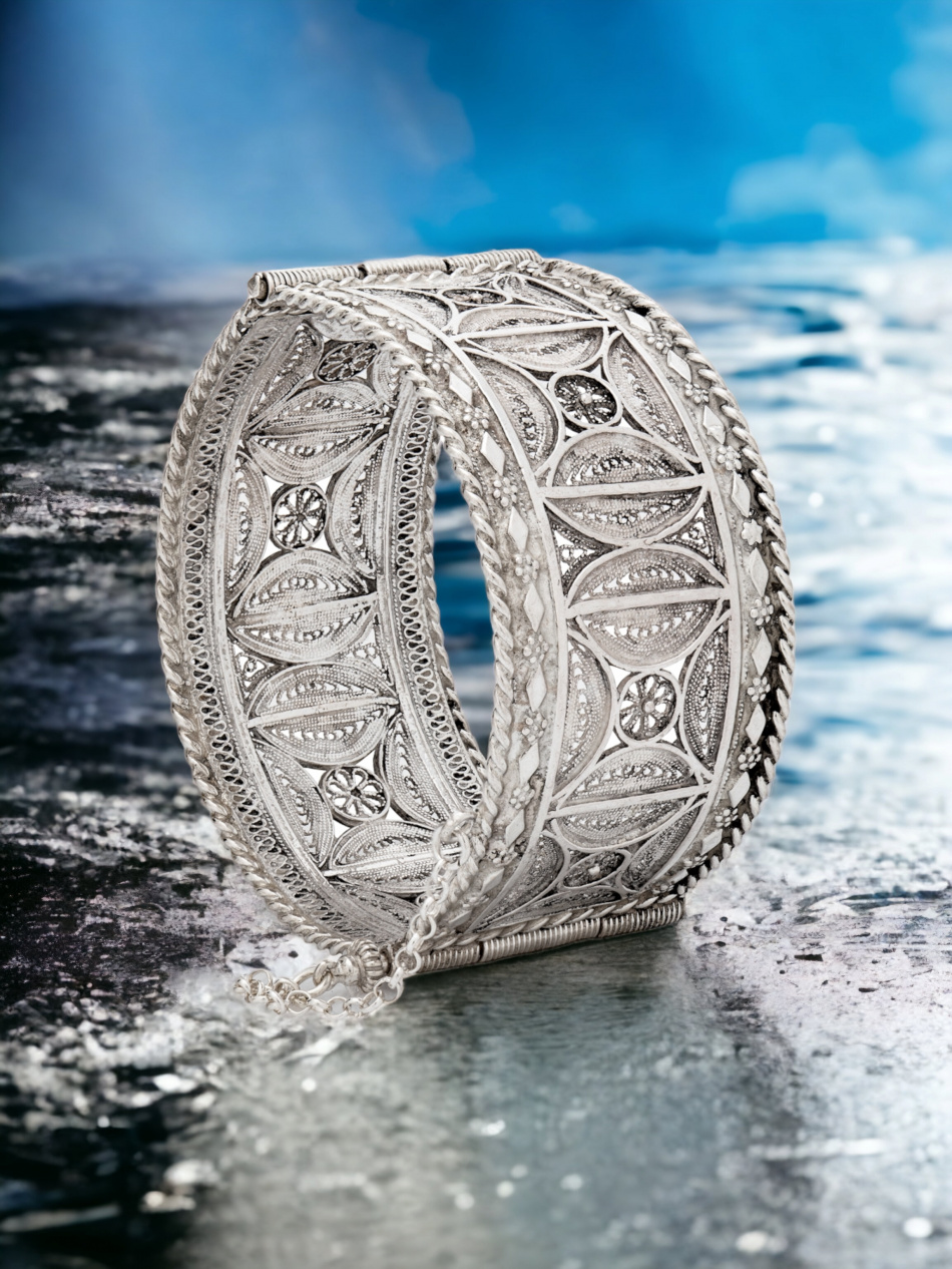 CREOLE BRACELET IN PURE SILVER