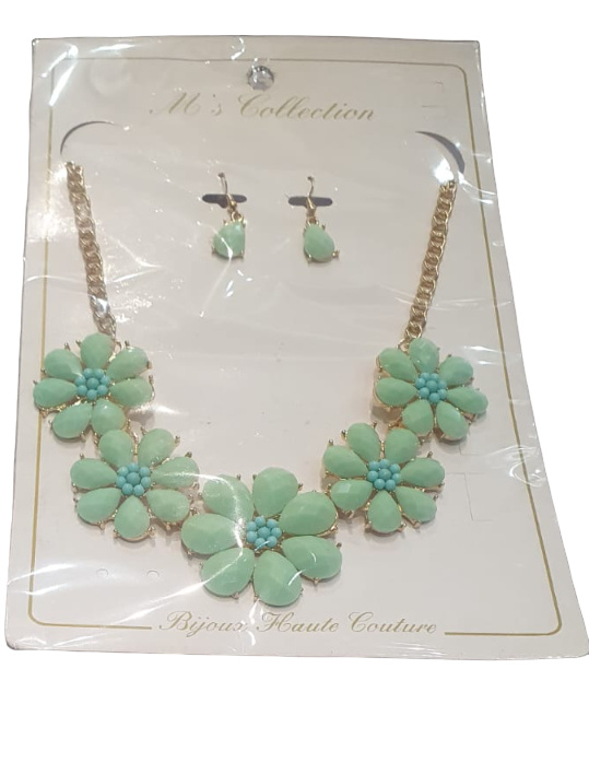 Fancy necklace + earrings