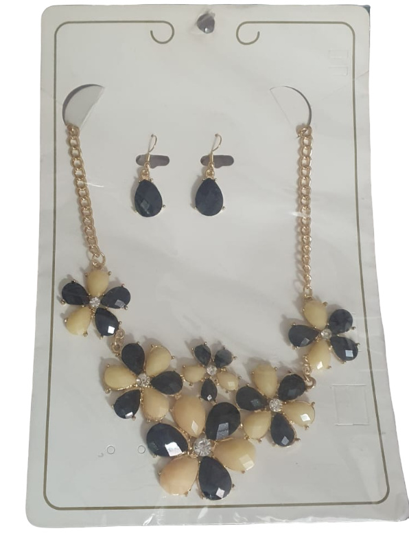 שרשרת מהודרת + עגילים