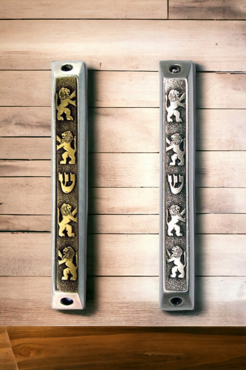 Lot de 2 boîtiers de mézouzot avec l'éffigie de lions