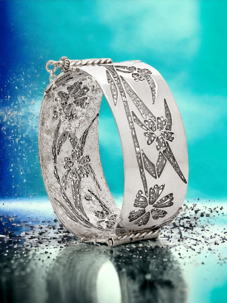 CREOLE BRACELET IN PURE SILVER