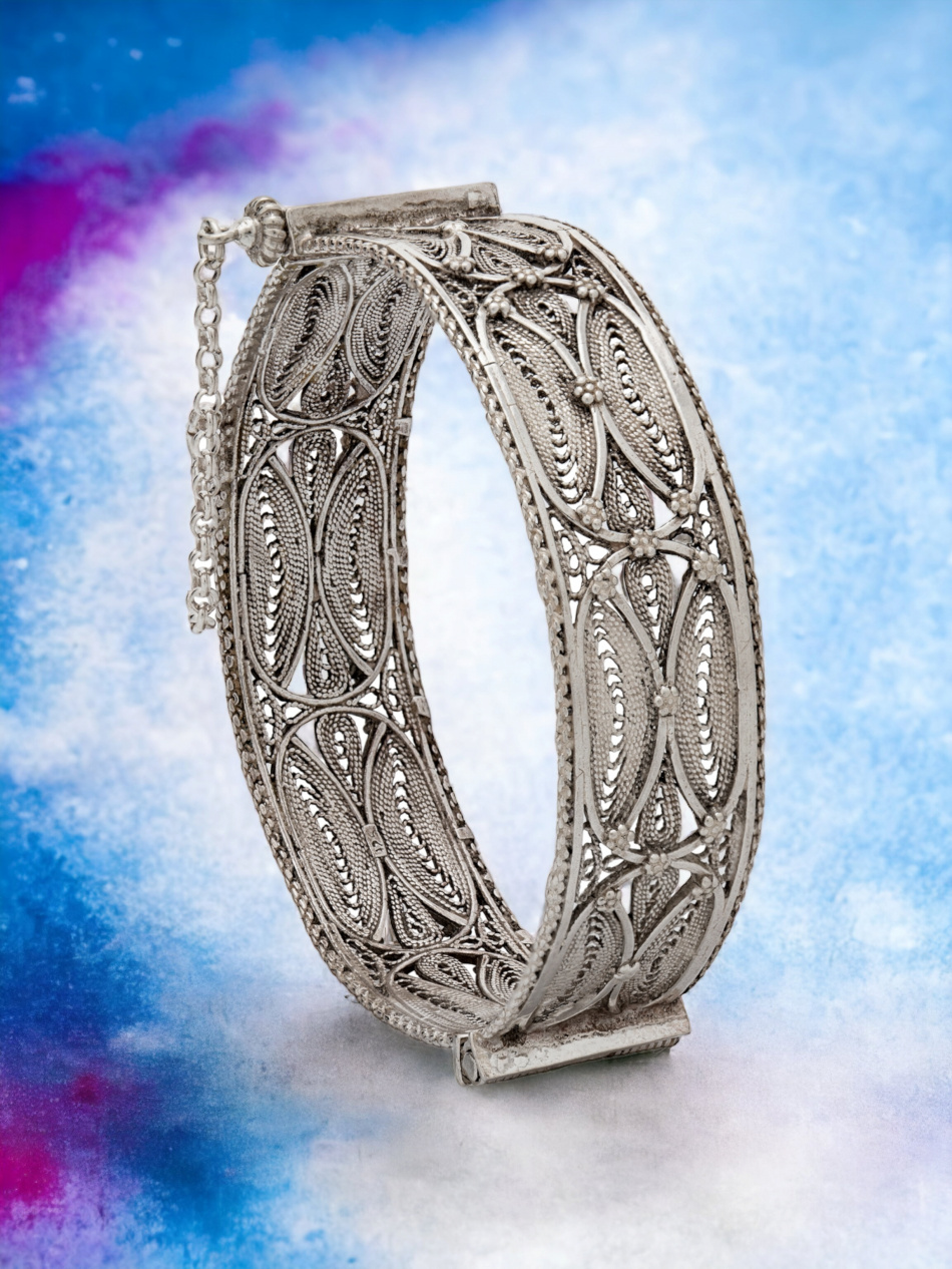 CREOLE BRACELET IN PURE SILVER