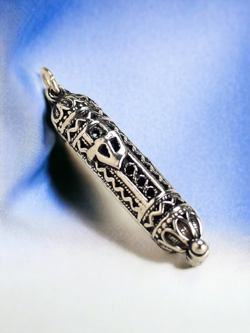 PENDENTIF MÉZOUZA EN ARGENT PUR 