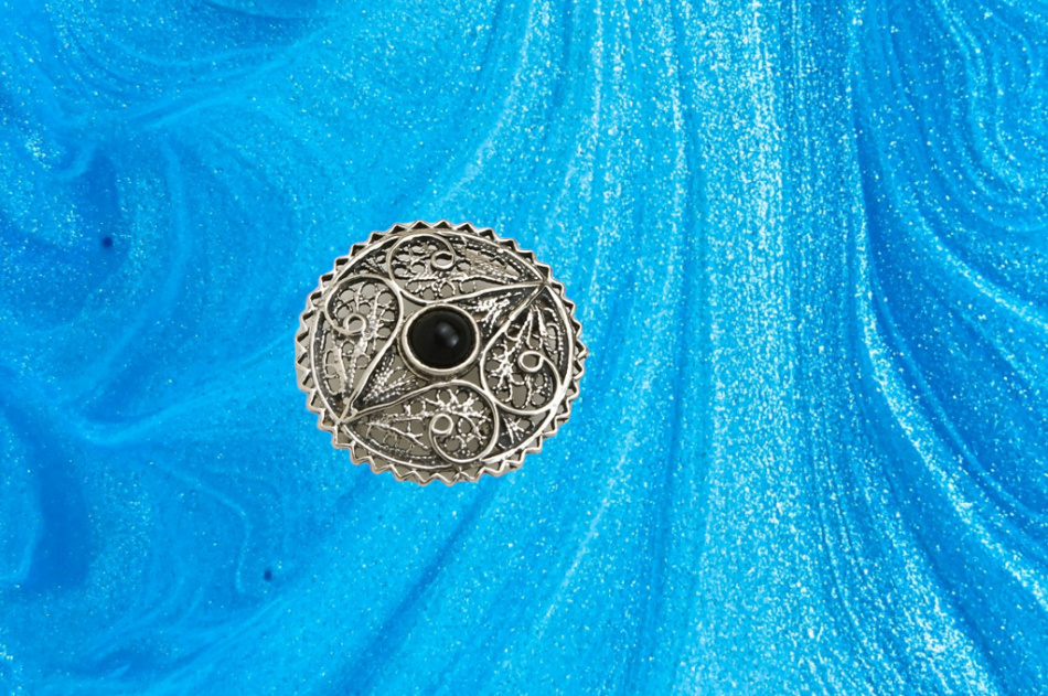 BROCHE EN ARGENT PUR 